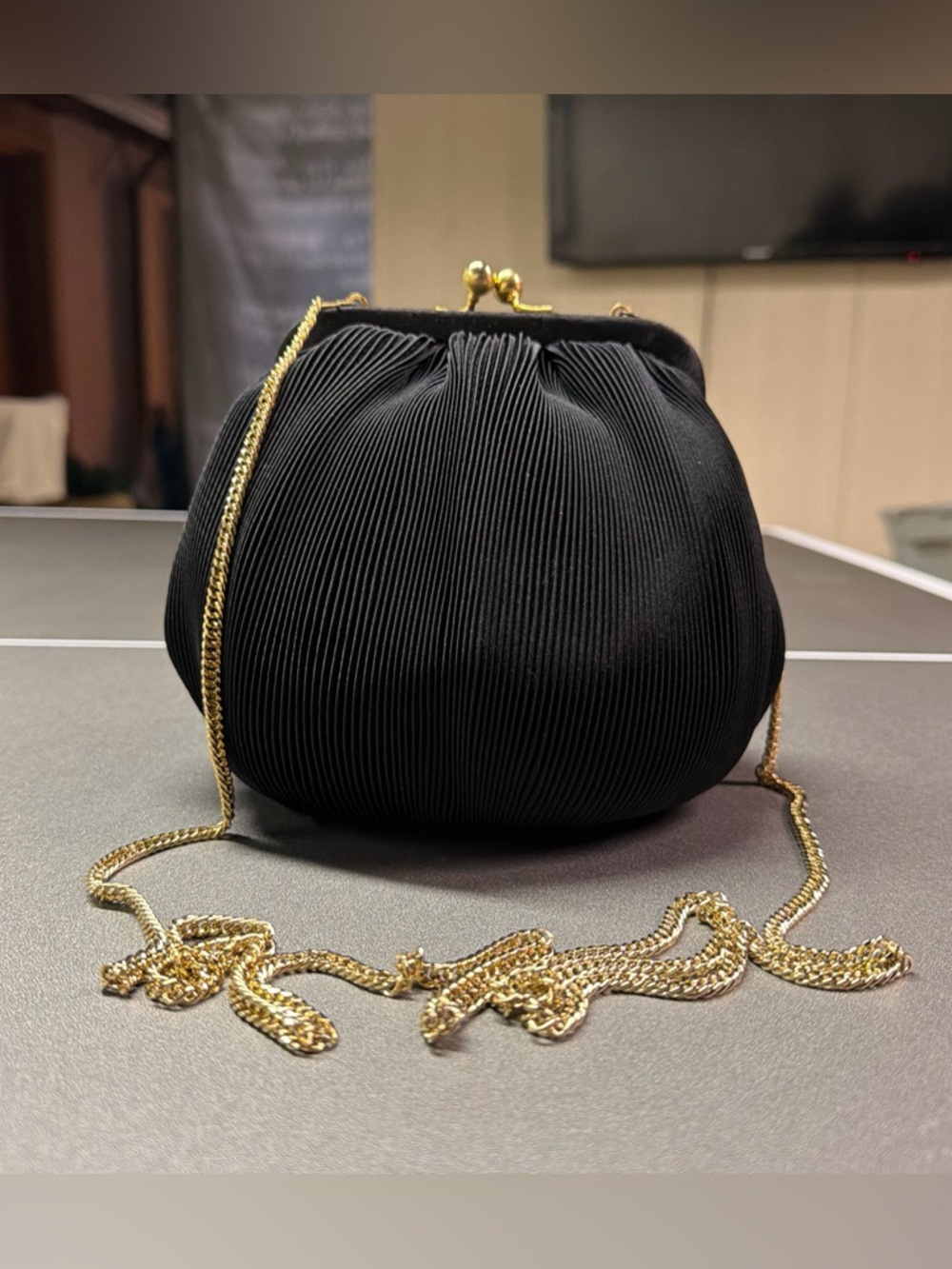 Vintage Black Pleated Satin Evening Clutch Bag Gold Kiss Lock Chain Strap
